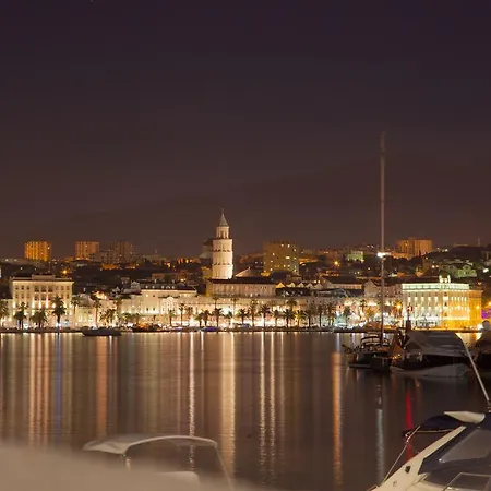 West Coast View * Split